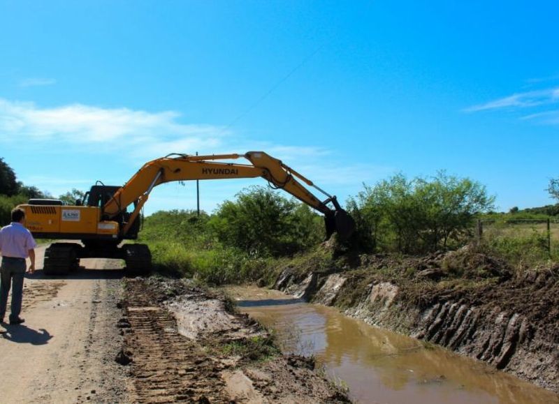 El Municipio De Resistencia Ejecuta Tareas De Limpieza En El Canal Borrini