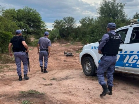 Un hombre abandonó una moto robada al verse rodeado por la Policía en Avía Terai