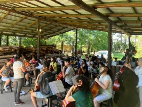 La Orquesta Cruce Viejo y la Orquesta Sarmiento 218 estarán juntas en el Guido Miranda de Resistencia