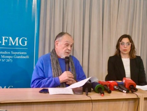 VIDEO | En la era digital, la defensa del libro en papel se fomenta con la formación de lectores