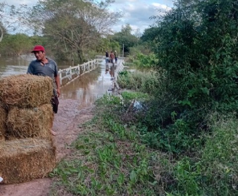 El Gobierno provincial asiste a productores afectados en El Espinillo