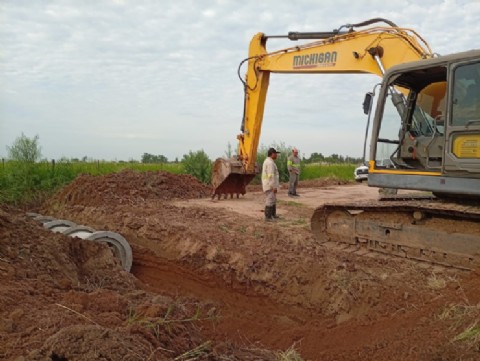 Vialidad Provincial inició obras en el canal este de Juan José Castelli