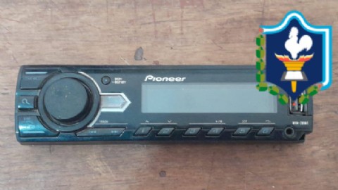 Detuvieron a un hombre por robar el estéreo de un auto en Presidencia de la Plaza