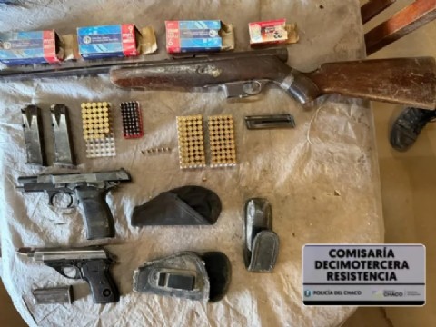 Allanaron una vivienda en Resistencia por la muerte de un perro y encontraron un arsenal