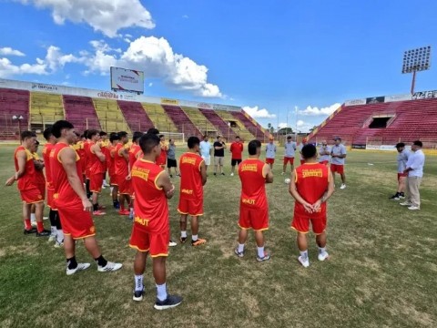 Sarmiento inició sus trabajos de pretemporada con diez caras nuevas