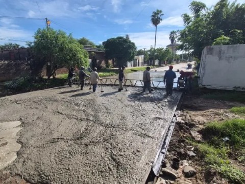 Sáenz Peña avanza con las obras de pavimentación en barrios