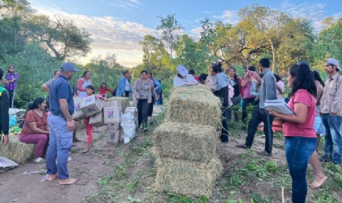 La Policía asistió a 45 familias aisladas por la crecida del Río Bermejo