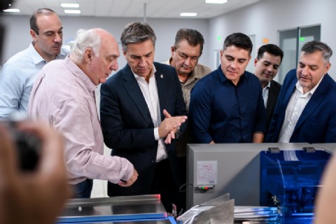El Gobierno provincial acompañó la inauguración de la fábrica de alfajores Mood en Puerto Tirol