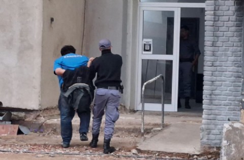 Conductor alcoholizado amenazó con un cuchillo a inspectores y policías en Resistencia