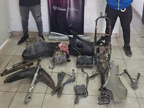 Recuperaron una moto desarmada y escondida en una zona boscosa de Resistencia