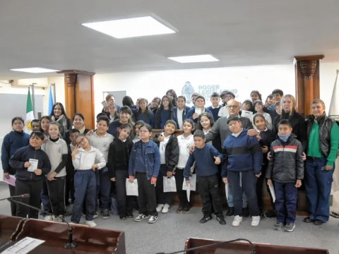 Estudiantes de la UEGP 12 "Instituto Privado Cristiano" visitaron la Legislatura