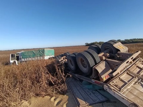 Un camionero perdió el control y despistó sobre la Ruta 5 en Hermoso Campo