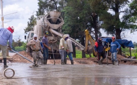 Avanza la repavimentación de la avenida Los Inmigrantes de Sáenz Peña
