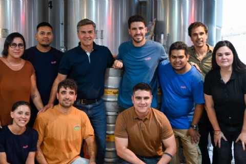 El Gobierno provincial continúa acompañando al sector comercial con inversión, energía renovable y empleo