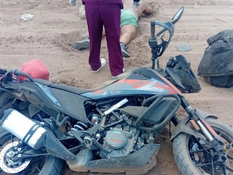Un motociclista quedó en estado crítico tras un accidente en Taco Pozo