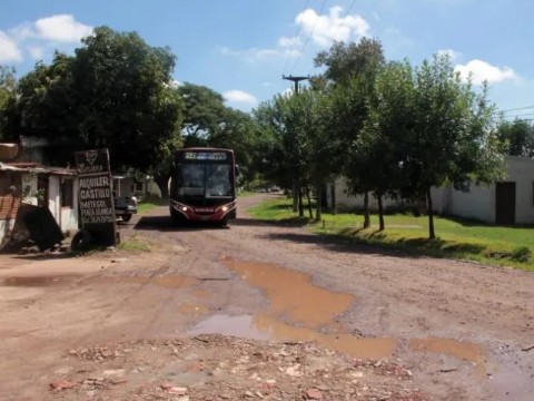 Vecinos de Resistencia expusieron el calvario por el estado de las calles, iluminación y desagües