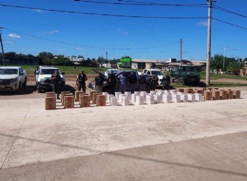 Hallan camioneta abandonada con 2.850 brezas de cigarrillos extranjeros en San Martín