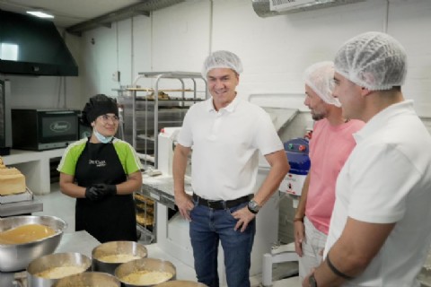 El Gobierno provincial acompañó la incorporación de personal en “De Casa Pastelería”