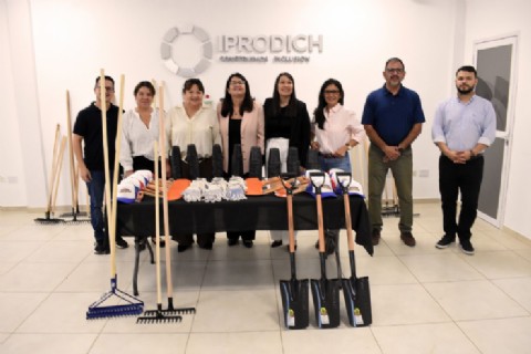 Iprodich entregó herramientas de jardinería para fortalecer la formación laboral de jóvenes