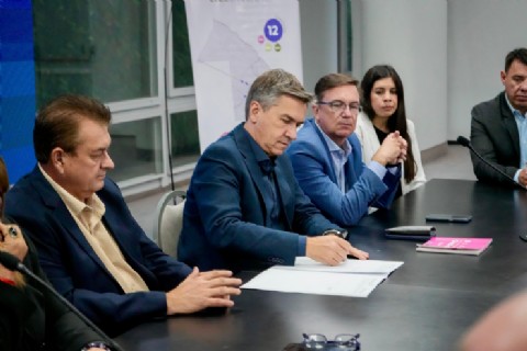 El Gobierno provincial firmó convenios con municipios para fortalecer la planificación urbana