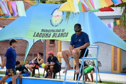 Panzardi remarcó que el municipio de Laguna Blanca trabaja “de lunes a lunes” durante enero