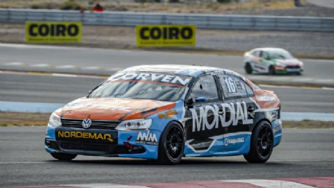 Matías Muñoz Marchesi realizó una prueba en La Plata con el Vento del Turismo Nacional