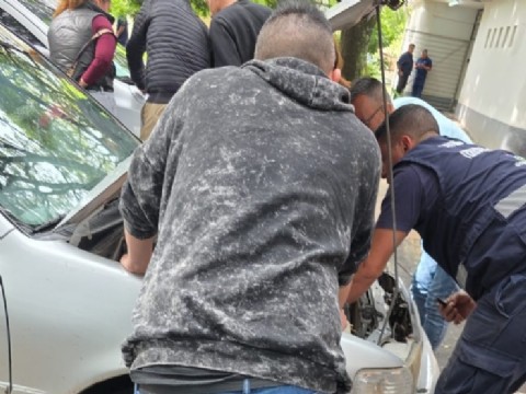 Hallaron en el hospital Perrando un auto robado hace casi 15 años