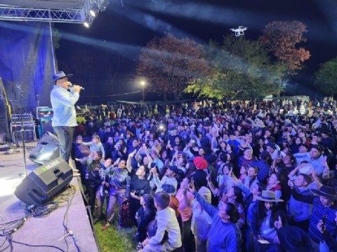 Colonia Elisa cerró a pura música el 2° Festival Provincial del Pastelito