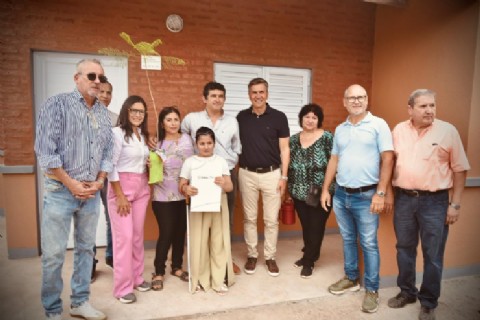 El Gobierno provincial entregó viviendas en Concepción del Bermejo