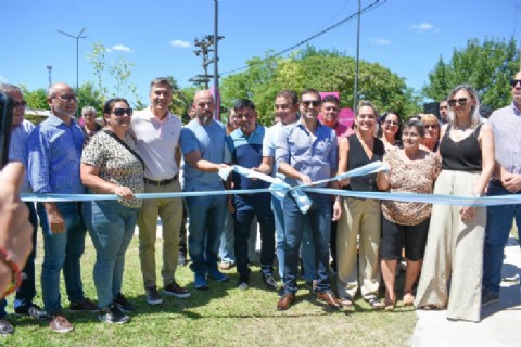 El Gobierno provincial inauguró una nueva plazoleta en Puerto Vilelas