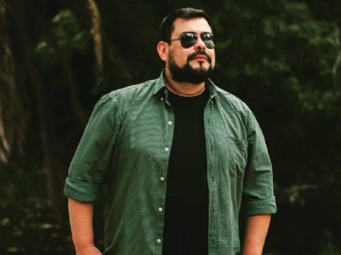 VIDEO | Ariel Gremes, folklorista de Resistencia radicado en La Plata, prepara un nuevo disco y proyecta una gira