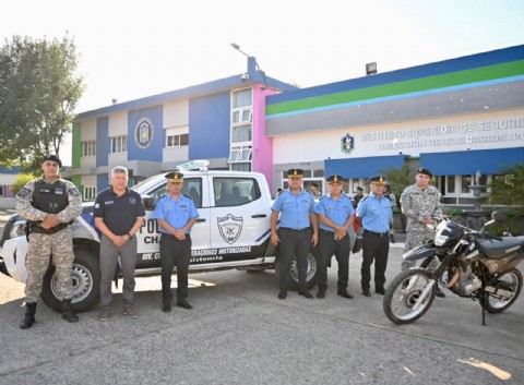 Chaco refuerza la seguridad: Matkovich entregó nueva camioneta al C.O.M. para el Gran Resistencia