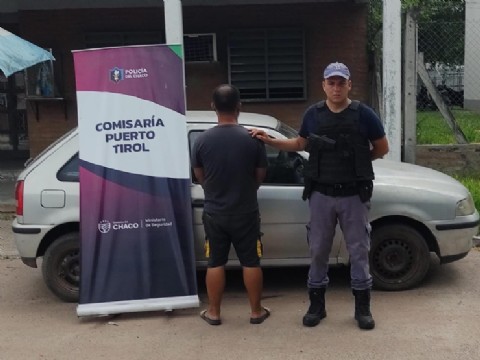 Puerto Tirol: detuvieron a un hombre que huyó y abandonó un auto con numeración adulterada