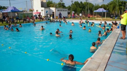 La pileta municipal de Barranqueras continúa abierta para disfrutar del verano