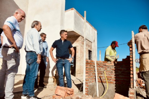 El Gobierno provincial supervisó el avance de obras de viviendas en Resistencia