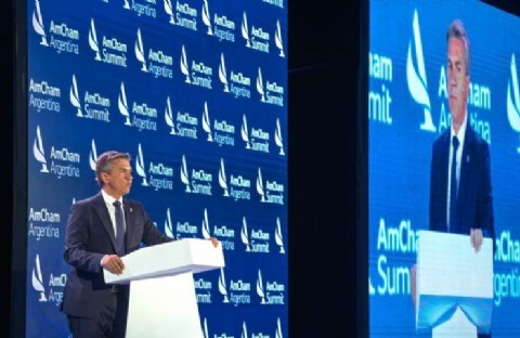 El gobernador Leandro Zdero expuso en el AmCham Summit en Buenos Aires