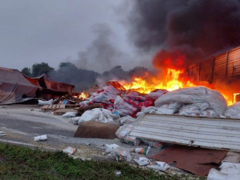Un conductor murió calcinado tras feroz choque de camiones cerca de Villa Berthet
