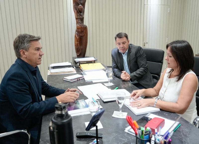 El Gobierno provincial recibió a intendentes y fortalece el trabajo articulado con los municipios