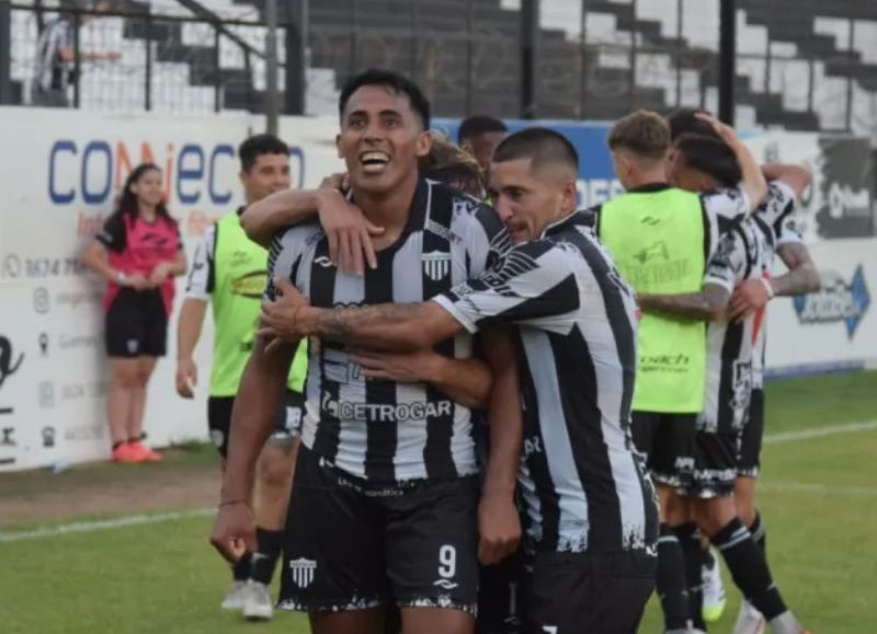 For Ever fabricó un triunfazo de local, y ya mira con buenos ojos el Reducido