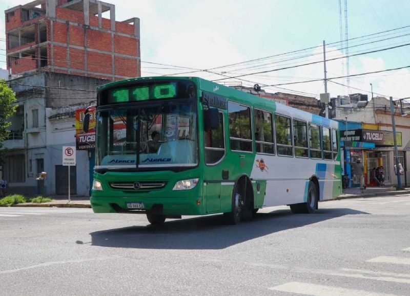 Por bacheos informaron las modificaciones de los recorridos de