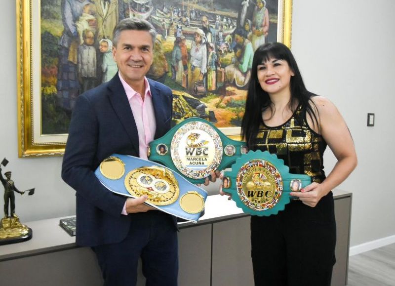 El gobernador Zdero recibió a la “Tigresa” Acuña, en el marco de una acción solidaria