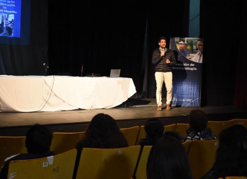 Capacitaron a personal de residencias de adultos mayores en manipulación segura de alimentos