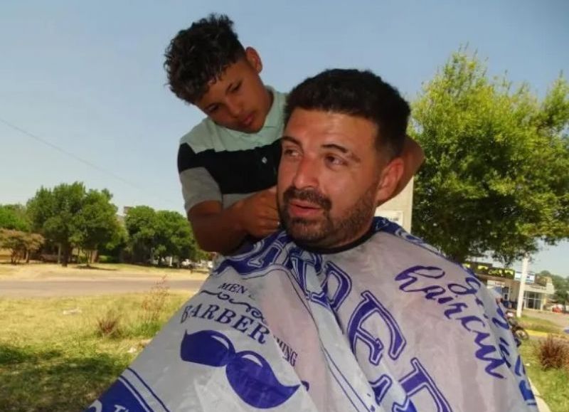 El municipio de Resistencia desalojó a un barbero que trabajaba en la zona del "triángulo"