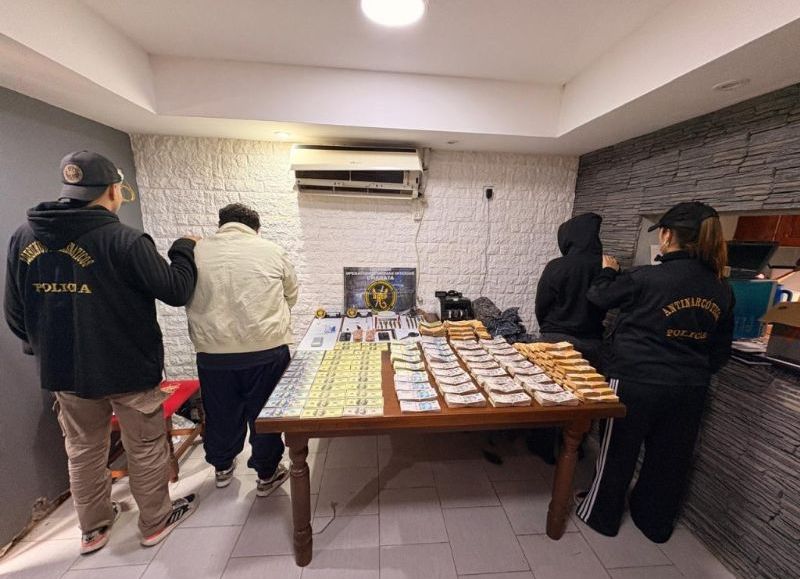 Allanamientos antidrogas en Charata: secuestraron cocaína, millones de pesos, armas y dólares falsos