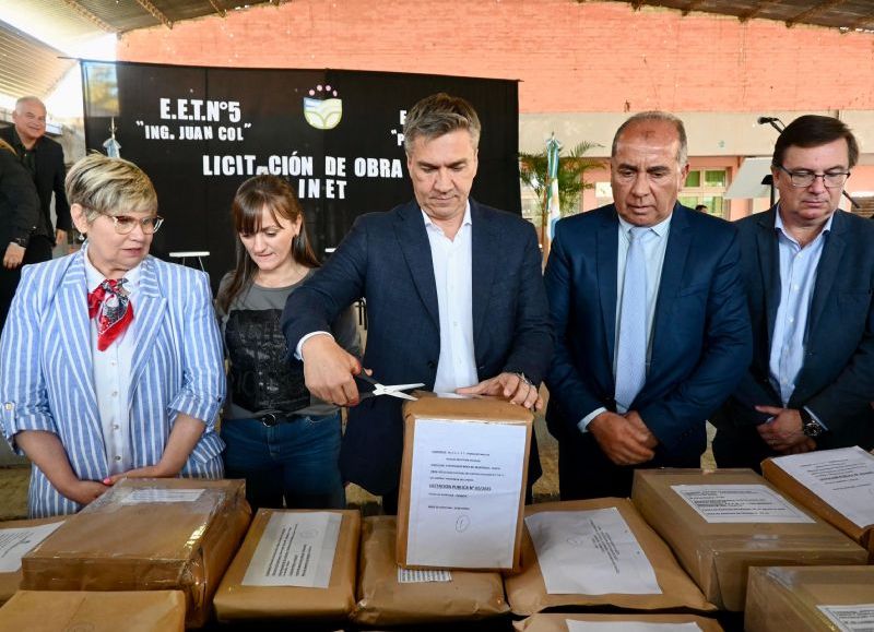 El Gobierno provincial realizó la apertura de sobres para obras en escuelas de Las Breñas