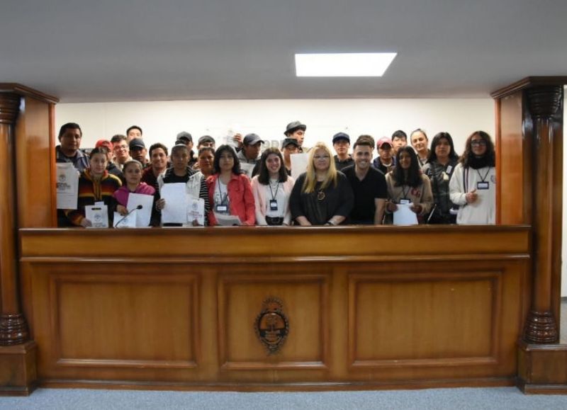 Delgado compartió con estudiantes una jornada sobre el rol de la Legislatura