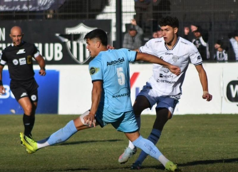 Chaco For Ever volvió a perder en casa y no sale del fondo de la tabla