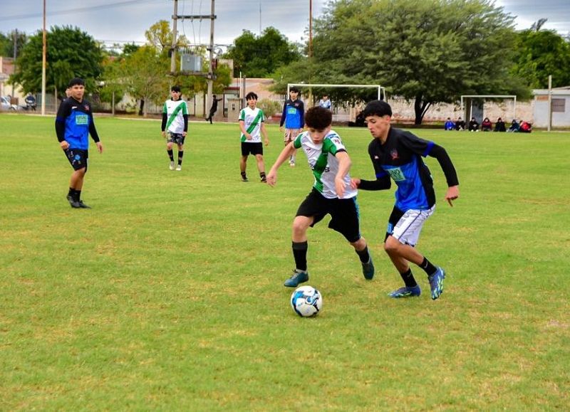 Comenzó el torneo intercolegial de fútbol y vóley con más de 680 estudiantes en Sáenz Peña