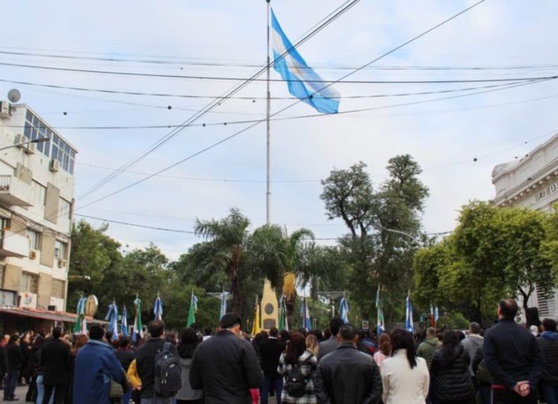 Homenaje a la escarapela, en el inicio de los festejos por la Semana de Mayo en Resistencia