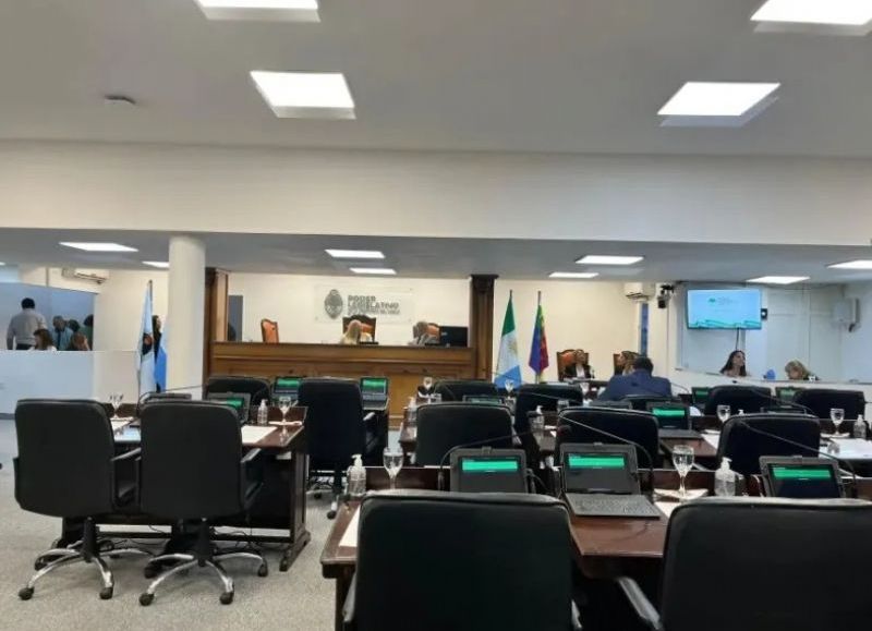 El presidente de Insssep faltó a la interpelación en la Legislatura y la oposición buscará avanzar en sanciones